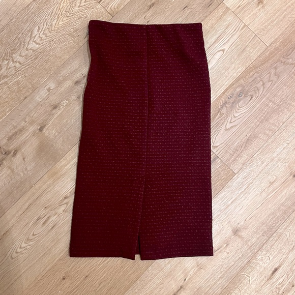 Loft soft stretch high waisted burgundy skirt size XXS - Picture 4 of 5